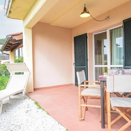 1 Bedroom Awesome In Nisportino Διαμέρισμα *
